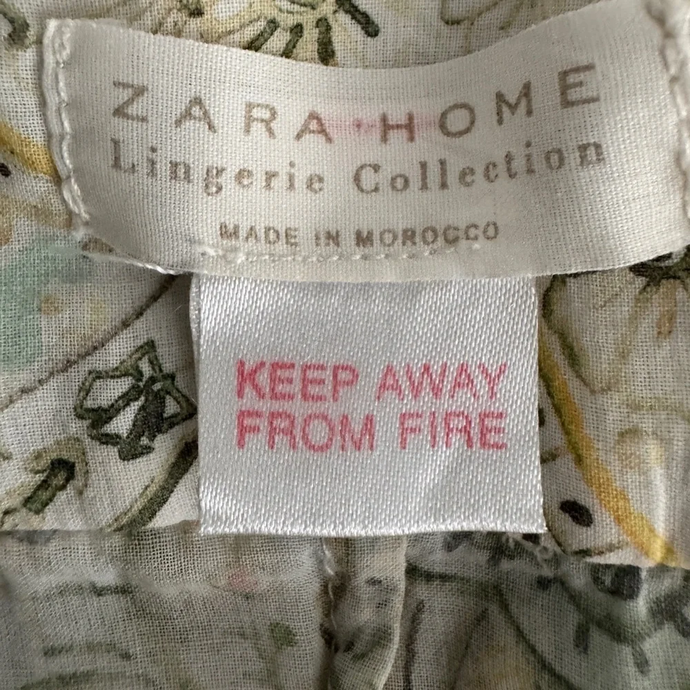 Zara Elegant Paisley Kimono Robe Size Medium C-31